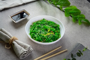 ����� ����